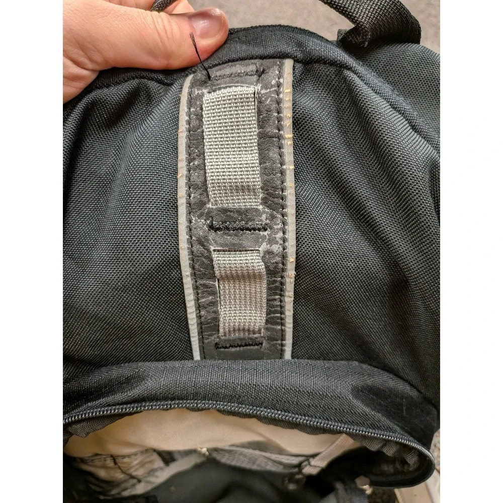 Columbia Sportswear Black Canvas Backpack Laptop Sleeve Daypack Hiking Bag